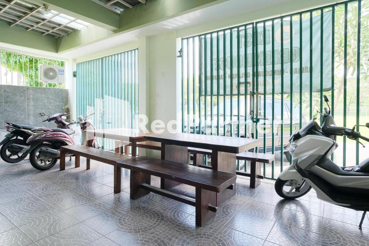Pondok Hijau Syariah Mitra Reddoorz At Citraland Сурабая Екстер'єр фото