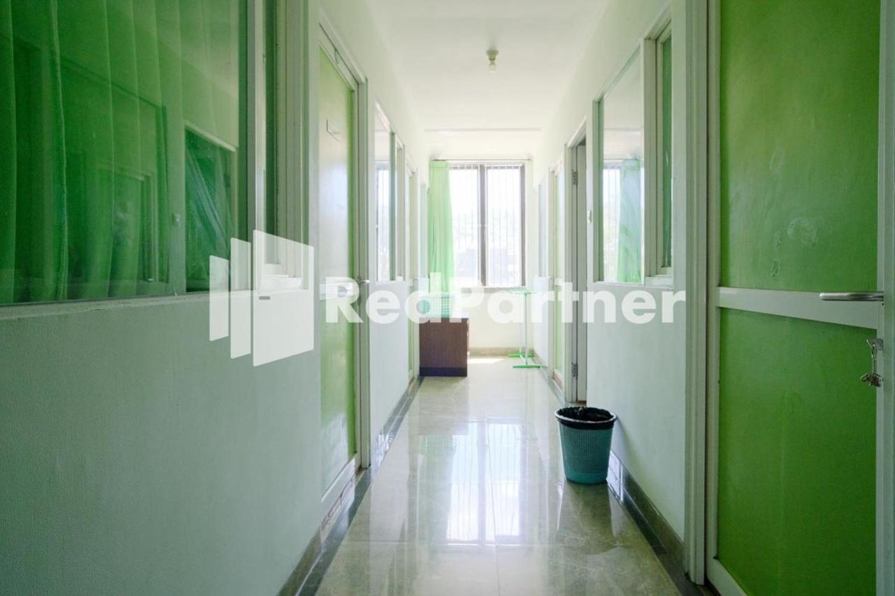 Pondok Hijau Syariah Mitra Reddoorz At Citraland Сурабая Екстер'єр фото